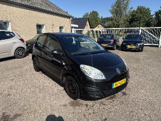 krockskadad bil auto Renault Twingo 1.2 Authentique 2008/12