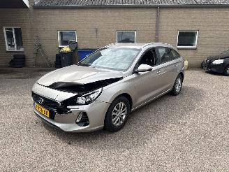 Hyundai I-30 1.0 T-GDI i-Drive REST BPM €1000,-!!! picture 4