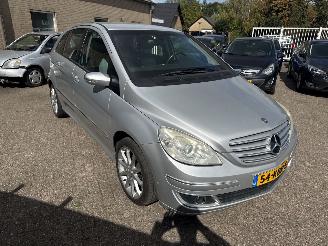 uszkodzony samochody osobowe Mercedes B-klasse 170 2009/10