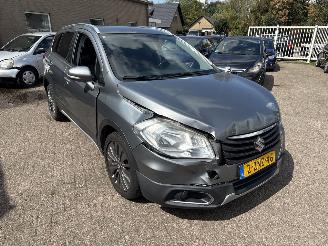 Schadeauto Suzuki SX4 SX4 S-cross AUT REST BPM €600,-!!! WEINIG KILOMETERS!!! 2015/2