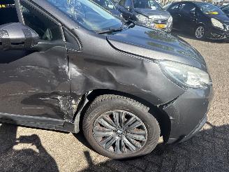 Peugeot 2008 1.2 PureTech Active REST BPM €300,-!!! picture 9