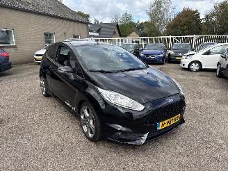skadebil auto Ford Fiesta 1.6 ST2 2015/2