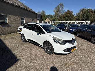 Schadeauto Renault Clio 0.9 TCe Night&Day REST BPM €150,- 2014/7