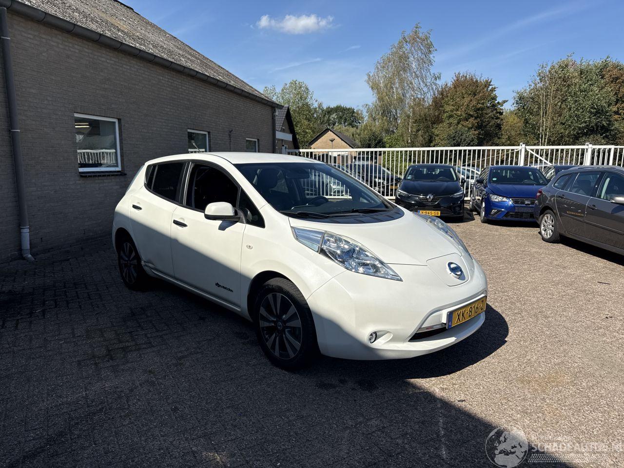 Nissan Leaf Base 24kWh