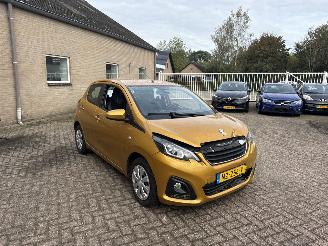 uszkodzony samochody osobowe Peugeot 108 1.0 e-VTi Active AUTOMAAT REST BPM €300,-!!! 2017/5