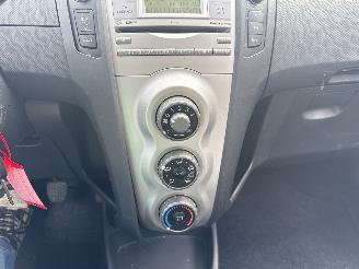 Toyota Yaris 1.3 VVTi Sol Sport picture 21