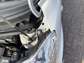 Peugeot 107 1.0-12V XR AIRCO picture 17