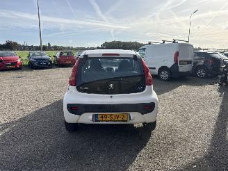 Peugeot 107 1.0-12V XR AIRCO picture 6