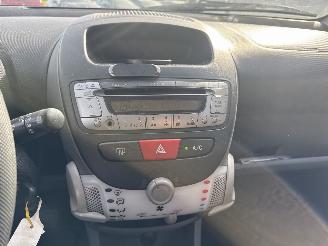 Peugeot 107 1.0-12V XR AIRCO picture 23