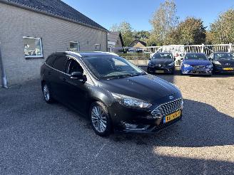 skadebil auto Ford Focus 1.5 TDCI Titan. L.Ed AUTOMAAT REST BPM €800,-!!! 2016/7