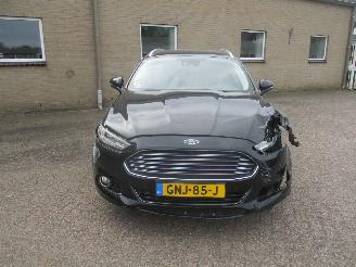 Vaurioauto  passenger cars Ford Mondeo 2.0 Vignale AUTOMAAT 2015/11