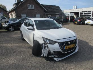 škoda osobní automobily Peugeot 208 1.2 PureTech Allure Pack REST BPM €1400,-!!! 2021/12