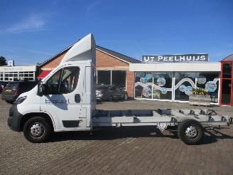 Peugeot Boxer 335 2.2 HDI L4 Prem. picture 4