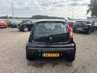 Peugeot 107 1.0-12V XS picture 6