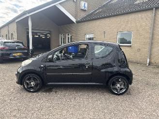 Peugeot 107 1.0-12V XS picture 5