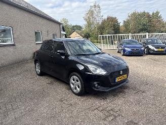uszkodzony samochody osobowe Suzuki Swift 1.0 Stijl AUTOMAAT 2017/9