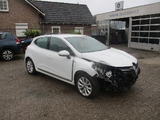 Vaurioauto  passenger cars Renault Clio 1.0 TCe Bi-Fuel Intens 2021/10