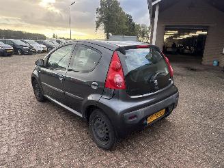 Peugeot 107 1.0-12V XS picture 5