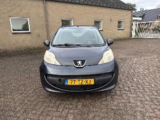Peugeot 107 1.0-12V XS picture 2