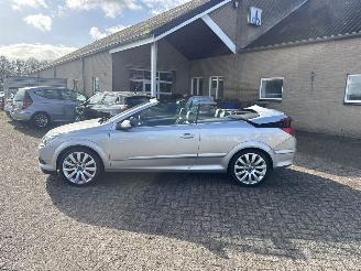 Opel Astra TWIN TOP 1.8 Cosmo WEINIG KILOMETERS picture 4