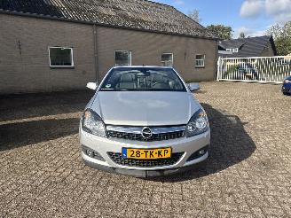 Opel Astra TWIN TOP 1.8 Cosmo WEINIG KILOMETERS picture 2