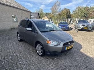 uszkodzony samochody osobowe Mitsubishi Colt 1.3 Edition Two AUTOMAAT 2010/1