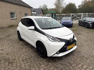Auto incidentate Toyota Aygo 1.0 VVT-i x-play 2015/5