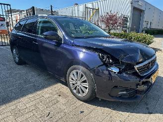 škoda osobní automobily Peugeot 308 SW 1.2 PureTech Blue Lease Premium 2019/7