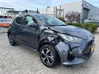 krockskadad bil auto Toyota Yaris 1.5 Hybrid 115 First Edition 2024/7