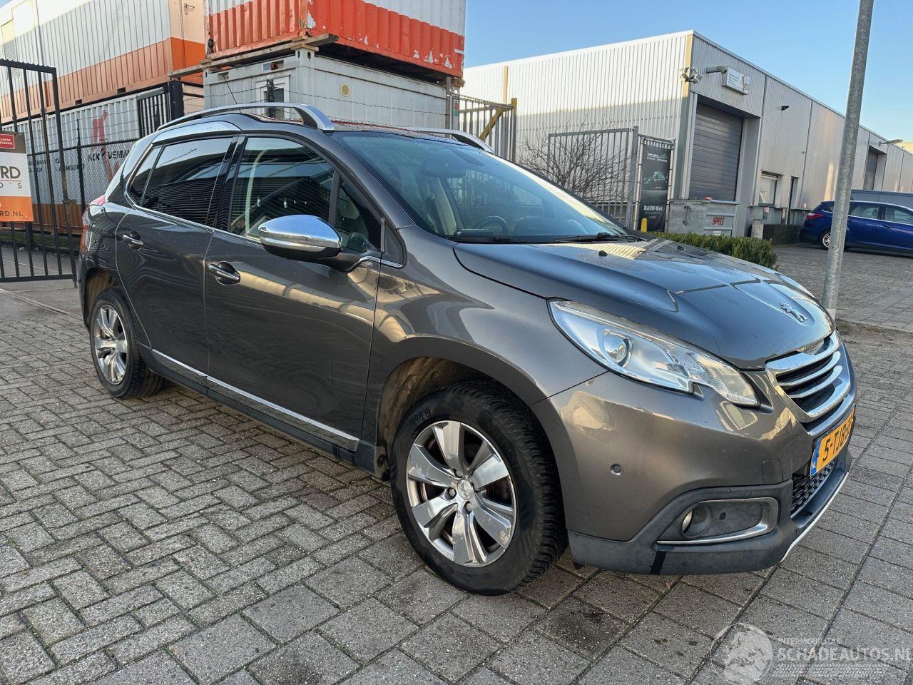 Peugeot 2008 1.2 VTi Allure Pack Premium Plus
