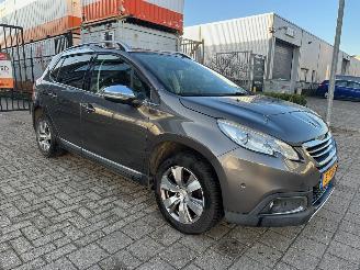 Coche accidentado Peugeot 2008 1.2 VTi Allure Pack Premium Plus 2014/2
