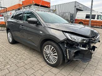 damaged passenger cars Opel Grandland X 1.2 Turbo Innovation 2020/9