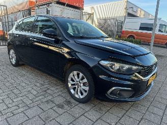 Unfallwagen Fiat Tipo 1.6 MultiJet 16v Business 2017/1