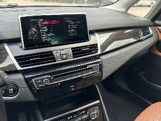 BMW 2-serie Active Tourer 220i High Executive picture 13