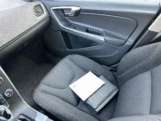 Volvo V-60 2.0 D3 R-Design Automaat picture 14