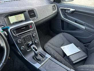 Volvo V-60 2.0 D3 R-Design Automaat picture 13