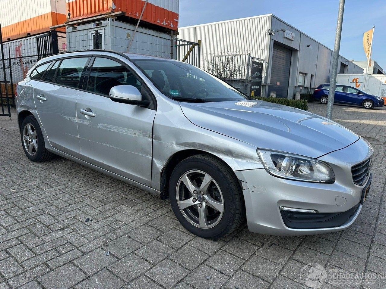 Volvo V-60 2.0 D3 R-Design Automaat