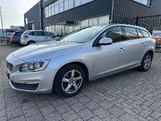 Volvo V-60 2.0 D3 R-Design Automaat picture 3