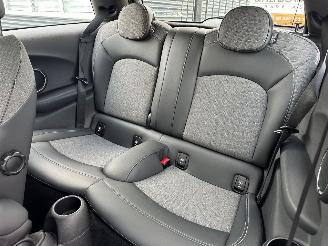 Mini Cooper 1.5 First Born Edition picture 16