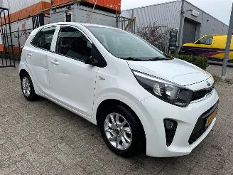 skadebil auto Kia Picanto 1.0 CVVT ComfortPlusLine Navigator 2019/5