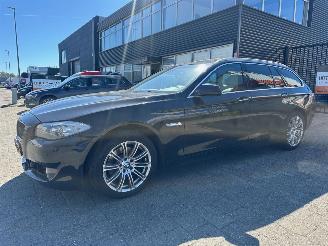 BMW 5-serie Touring 523i High Executive picture 3