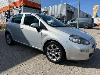 uszkodzony samochody osobowe Fiat Punto Evo 0.9 TwinAir Lounge 2016/2