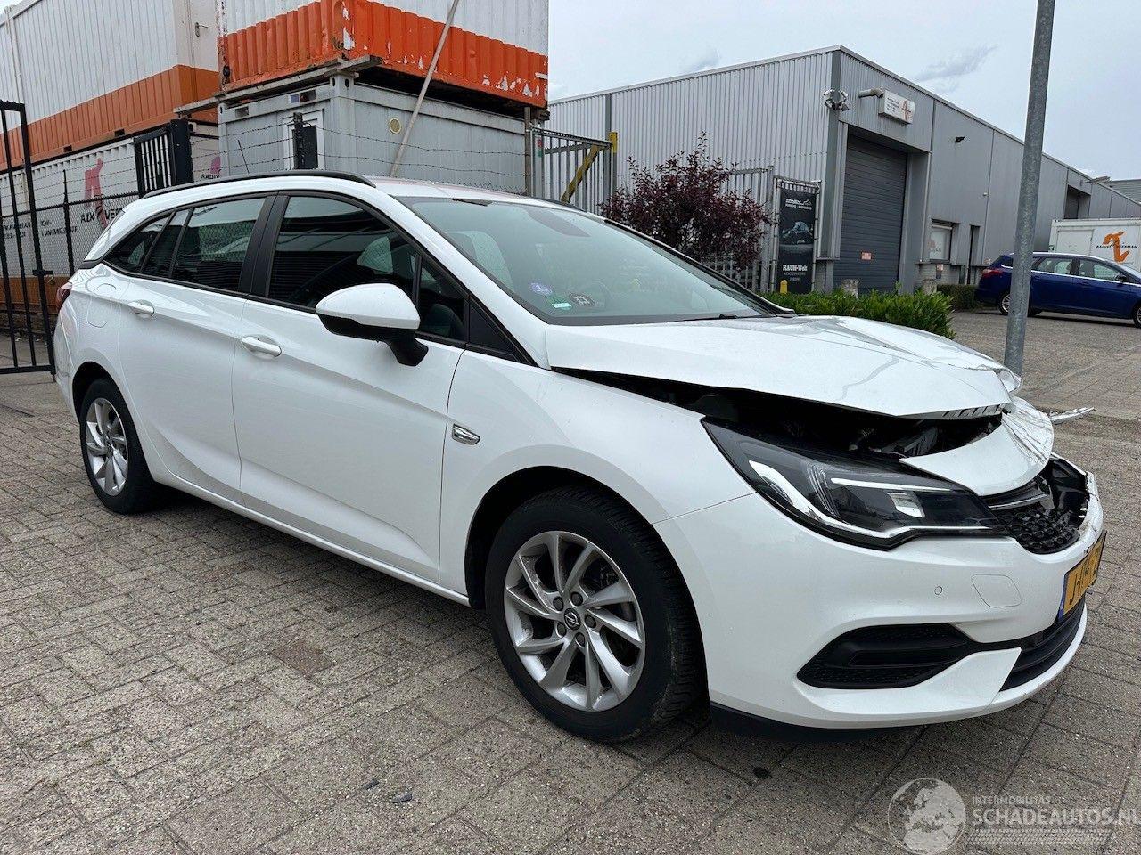 Opel Astra ST 1.2 Edition