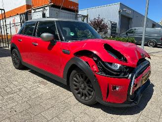 krockskadad bil auto Mini Cooper 1.5 Cooper Camden Edition Automaat 2024/3