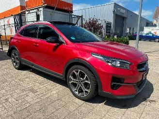 Schadeauto Kia Xceed 1.6 T-GDi ExecutiveLine Automaat 2020/3