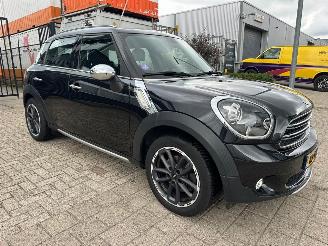 Schadeauto Mini Countryman 1.6 Cooper Pepper Motor loopt onregelmatig 2016/12
