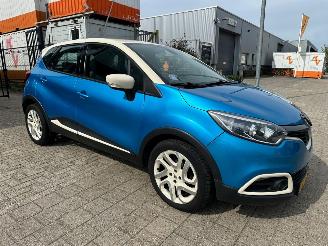 Damaged car Renault Captur 0.9 TCe Authentique 2013/4