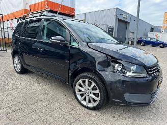 krockskadad bil auto Volkswagen Touran 1.4 TSI Comfortline 7p. 2013/10