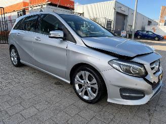 Schadeauto Mercedes B-klasse B-klasse 180 Ambition 2016/5