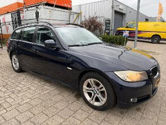 Vaurioauto  passenger cars BMW 3-serie Touring 320i Business Line 2009/7